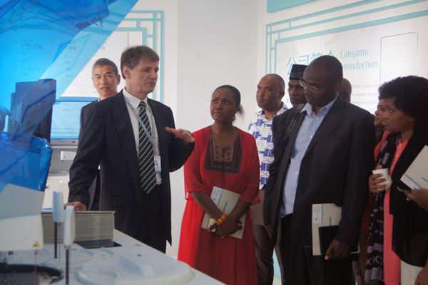 Senior officials from some African countries and the United Nations visiting Suzhou Hybiome